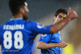 دیدار تیم های فوتبال استقلال و الاهلی امارات