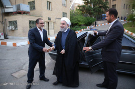 پشت صحنه ضبط برنامه حسن روحانی نامزد انتخابات ریاست جمهوری