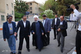پشت صحنه ضبط برنامه حسن روحانی نامزد انتخابات ریاست جمهوری