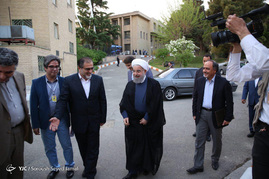 پشت صحنه ضبط برنامه حسن روحانی نامزد انتخابات ریاست جمهوری