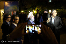 پشت صحنه ضبط برنامه حسن روحانی نامزد انتخابات ریاست جمهوری