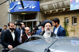 پشت صحنه ضبط برنامه ابراهیم رئیسی نامزد انتخابات ریاست جمهوری