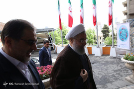 پشت صحنه ضبط برنامه حسن روحانی نامزد انتخابات ریاست جمهوری