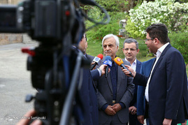 پشت صحنه ضبط برنامه مصطفی هاشمی طبا نامزد انتخابات ریاست جمهوری