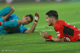 دیدار تیم های فوتبال پرسپولیس و ذوب آهن