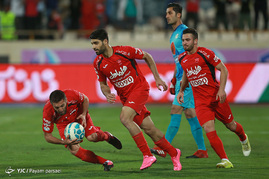 دیدار تیم های فوتبال پرسپولیس و ذوب آهن