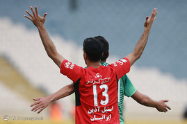 دیدار تیم های فوتبال پرسپولیس و ذوب آهن