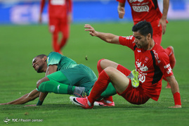 دیدار تیم های فوتبال پرسپولیس و ذوب آهن