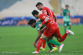 دیدار تیم های فوتبال پرسپولیس و ذوب آهن