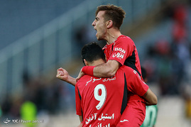 دیدار تیم های فوتبال پرسپولیس و ذوب آهن