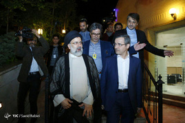 پشت صحنه ضبط برنامه ابراهیم رئیسی نامزد انتخابات ریاست جمهوری
