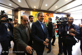 پشت صحنه ضبط برنامه اسحاق جهانگیری نامزد انتخابات ریاست جمهوری