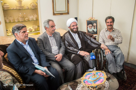 عیادت نماینده مقام معظم رهبری از جانبازان