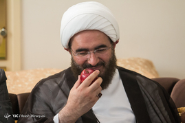 عیادت نماینده مقام معظم رهبری از جانبازان