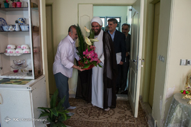 عیادت نماینده مقام معظم رهبری از جانبازان