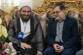 عیادت نماینده مقام معظم رهبری از جانبازان