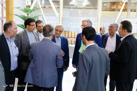 پشت صحنه ضبط برنامه رادیویی مصطفی هاشمی طبا نامزد انتخابات ریاست جمهوری