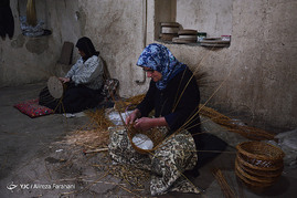 کارگاه‌ سبدبافی بانوان روستای ویست شهرستان خوانسار