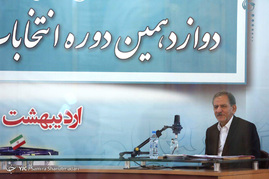 پشت صحنه ضبط برنامه اسحاق جهانگیری نامزد انتخابات ریاست جمهوری