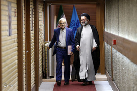 پشت صحنه دومین مناظره نامزدهای انتخابات ریاست جمهوری