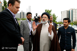 پشت صحنه ضبط برنامه ابراهیم رئیسی نامزد انتخابات ریاست جمهوری