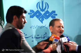 پشت صحنه ضبط برنامه اسحاق جهانگیری نامزد انتخابات ریاست جمهوری
