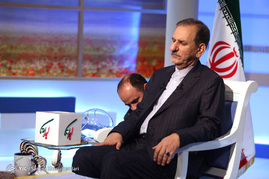 پشت صحنه ضبط برنامه تلویزیونی اسحاق جهانگیری نامزد انتخابات ریاست جمهوری