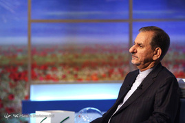 پشت صحنه ضبط برنامه تلویزیونی اسحاق جهانگیری نامزد انتخابات ریاست جمهوری