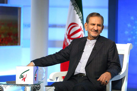 پشت صحنه ضبط برنامه تلویزیونی اسحاق جهانگیری نامزد انتخابات ریاست جمهوری