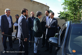 پشت صحنه ضبط برنامه تلویزیونی اسحاق جهانگیری نامزد انتخابات ریاست جمهوری