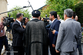 پشت صحنه ضبط برنامه ابراهیم رئیسی نامزد انتخابات ریاست جمهوری
