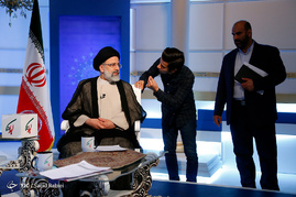 پشت صحنه ضبط برنامه ابراهیم رئیسی نامزد انتخابات ریاست جمهوری