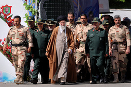 مراسم دانش‌آموختگی دانشجویان دانشگاه امام حسین(ع) با حضور فرمانده کل قوا