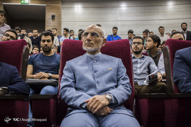 سخنرانی میرسلیم در دانشگاه آزاد واحد علوم و تحقیقات
