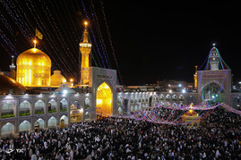 حرم مطهر رضوی در شب نیمه شعبان