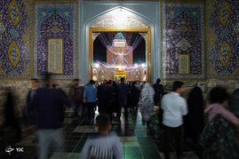 حرم مطهر رضوی در شب نیمه شعبان