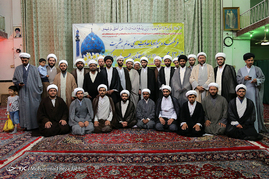 عمامه گذاری طلاب توسط آیت الله مکارم شیرازی ‎- قم‎