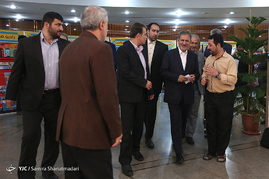پشت صحنه ضبط برنامه رادیویی اسحاق جهانگیری نامزد انتخابات ریاست جمهوری