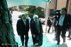 پشت صحنه ضبط برنامه حسن روحانی نامزد انتخابات ریاست جمهوری