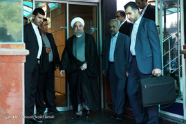 پشت صحنه ضبط برنامه حسن روحانی نامزد انتخابات ریاست جمهوری