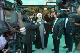 پشت صحنه ضبط برنامه حسن روحانی نامزد انتخابات ریاست جمهوری