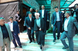 پشت صحنه ضبط برنامه حسن روحانی نامزد انتخابات ریاست جمهوری