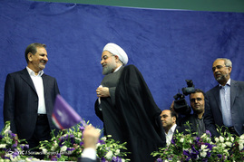 همایش حامیان حسن روحانی در ورزشگاه ۱۲ هزار نفری آزادی