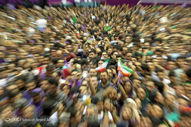 همایش حامیان حسن روحانی در ورزشگاه ۱۲ هزار نفری آزادی