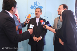 پشت صحنه ضبط برنامه معاونت سیما اسحاق جهانگیری نامزد انتخابات ریاست جمهوری