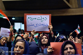 همایش بانوان تهرانی حامی محمدباقر قالیباف صبح امروز یکشنبه در سالن مجموعه شهدای انقلاب اسلامی برگزار شد.