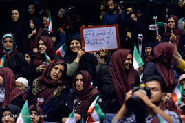 همایش بانوان تهرانی حامی محمدباقر قالیباف صبح امروز یکشنبه در سالن مجموعه شهدای انقلاب اسلامی برگزار شد.