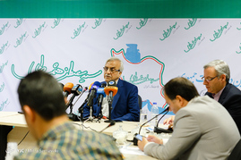 نشست خبری مصطفی هاشمی طبا در خبرگزاری ایسنا