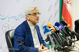 نشست خبری مصطفی هاشمی طبا در خبرگزاری ایسنا