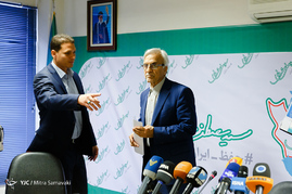 نشست خبری مصطفی هاشمی طبا در خبرگزاری ایسنا